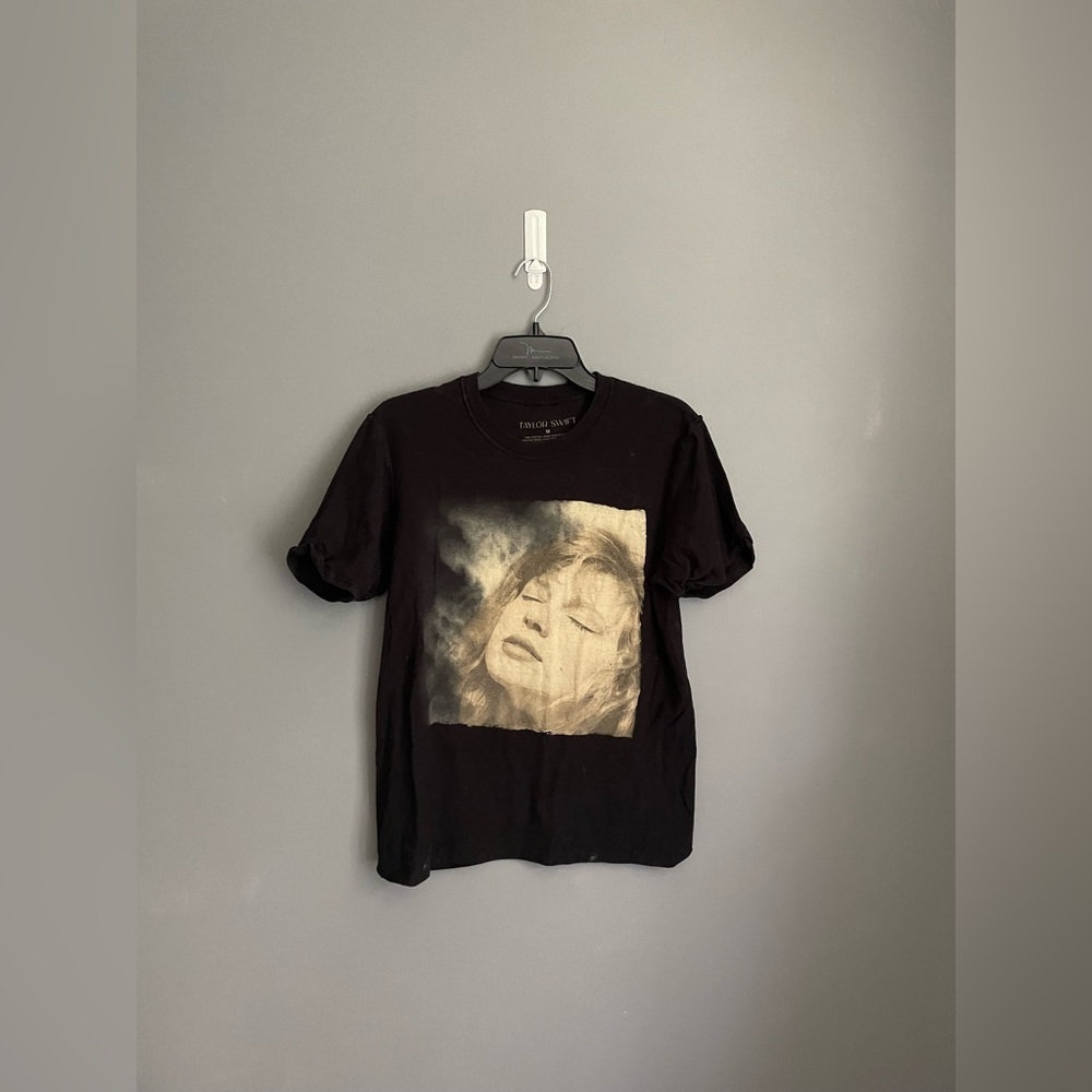 Taylor Swift Fearless T-Shirt Womens Size Medium
